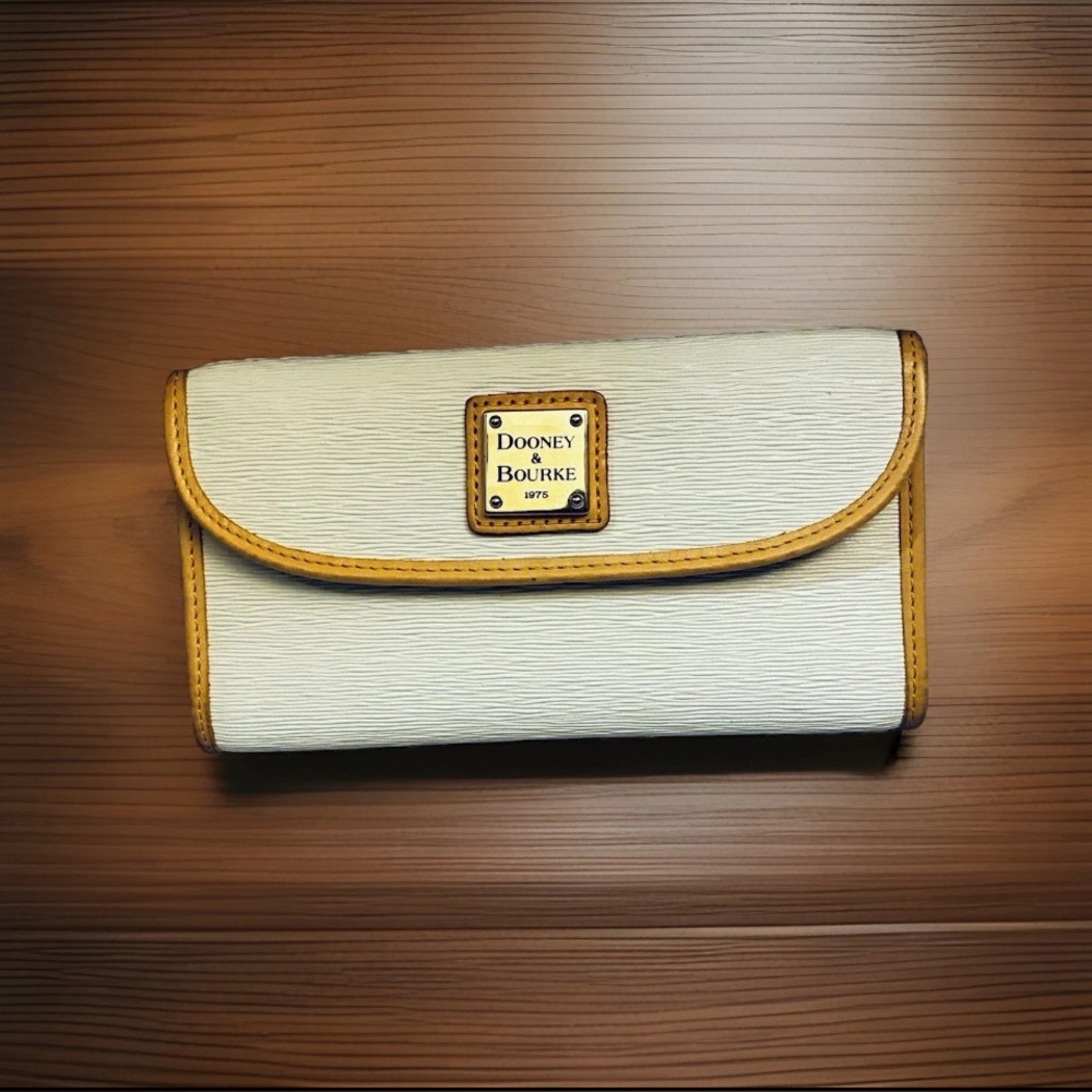 Dooney & Bourke Textured White and Tan Wallet